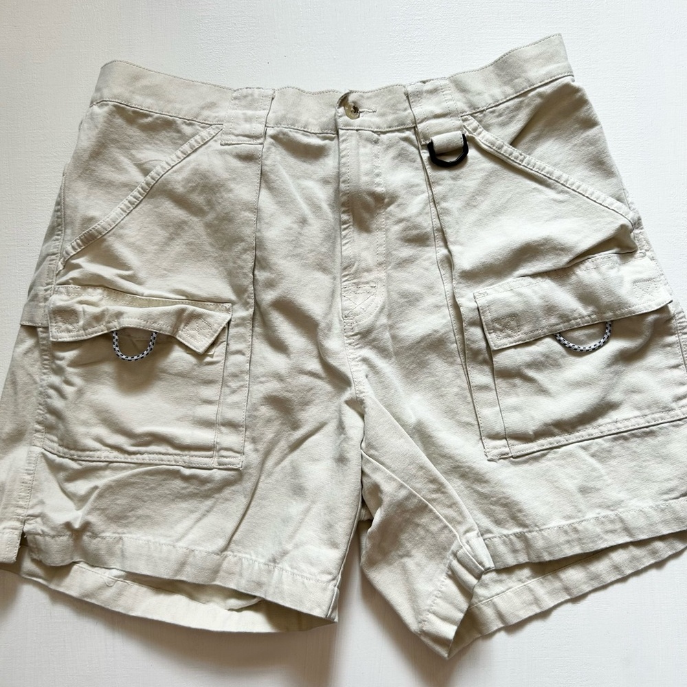 Columbia khaki shorts size L 7L